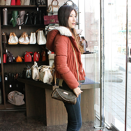 Louis Vuitton(���̺���) M95567 ���׷� ĵ���� ���� Ŭ��ġ 2WAY [��������] �̹���6 - ���̺��� �߰���ǰ