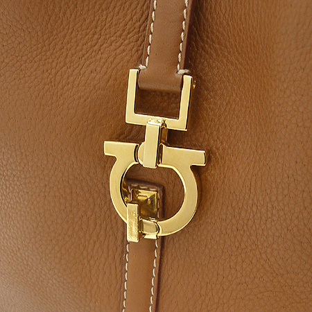 Ferragamo(��󰡸�) 21 2421 ī�� ���� ����� �̹���3 - ���̺��� �߰���ǰ