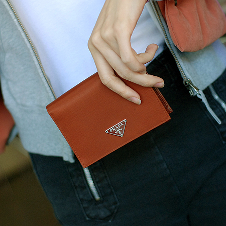 Prada(�����) M668 ���� �÷� �к긯 ������ �̹���6 - ���̺��� �߰���ǰ