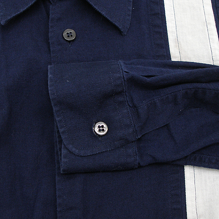 Armani(�Ƹ�����) ���� �̹���3 - ���̺��� �߰���ǰ