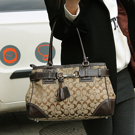 Coach(��ġ) 10246 �ñ׳��� ����� �̹���6 - ���̺��� �߰���ǰ