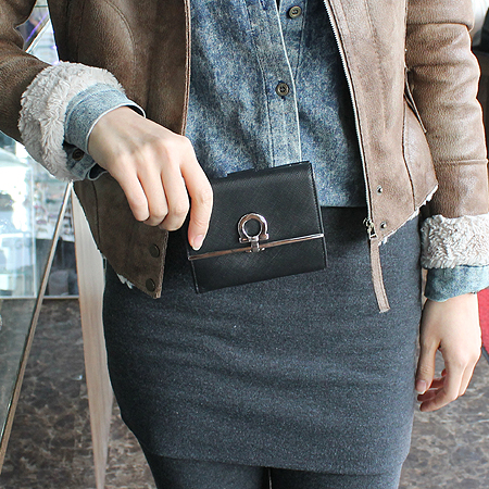 Ferragamo(��󰡸�) 22 4639 ���� ���� ���� ��ġ�� �ΰ� ������ �̹���6 - ���̺��� �߰���ǰ