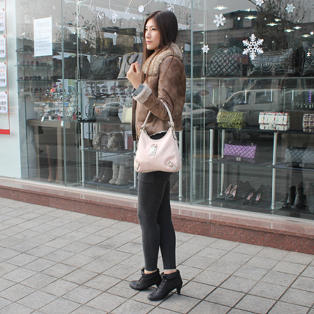 Gucci(����) 130738 GG�ΰ� �ڰ��� ȣ�� ����� �̹���6 - ���̺��� �߰���ǰ
