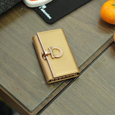 Ferragamo(��󰡸�) 22 4627 ���� ��ġ�� ��� 6Ȧ�� Ű���̽� �̹���6 - ���̺��� �߰���ǰ