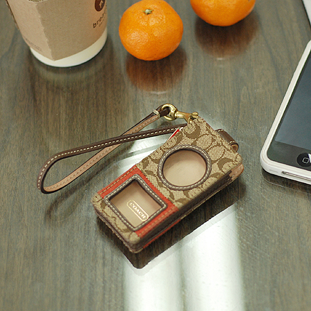 Coach(��ġ) �ñ׳�ó �ڰ��� ������ ���̽� �̹���5 - ���̺��� �߰���ǰ