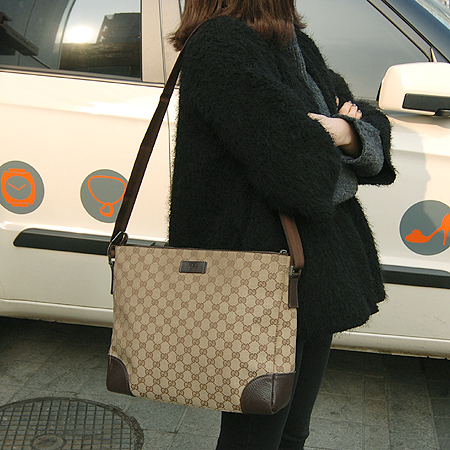 Gucci(����) 110054 GG�ΰ� �к긯 ũ�ν��� [�б�������] �̹���5 - ���̺��� �߰���ǰ