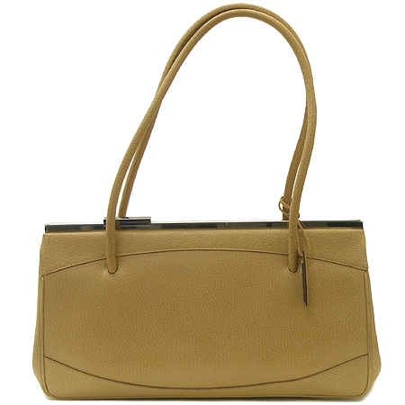 ����  �����