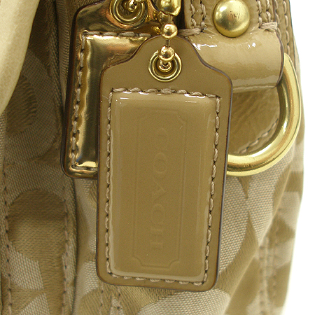 Coach(��ġ) �� ��Ʈ �ڰ��� ũ�ν��� �̹���4 - ���̺��� �߰���ǰ