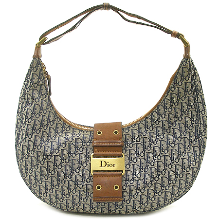 ���  �����