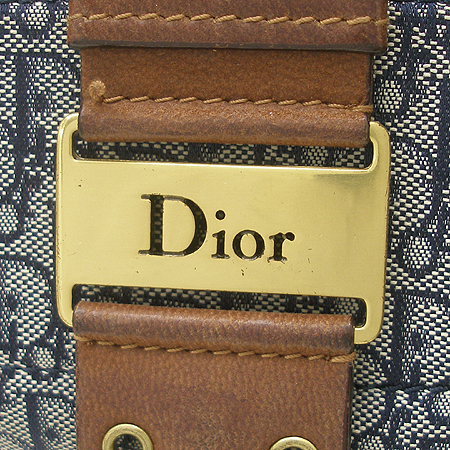Dior(ũ����î���) �ΰ� �𰡵� ȣ�� ����� �̹���3 - ���̺��� �߰���ǰ