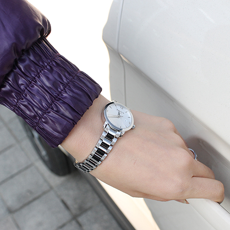 TISSOT(Ƽ��) T057 EVERYTIME ���� ��ƿ ������ �ð� �̹���6 - ���̺��� �߰���ǰ