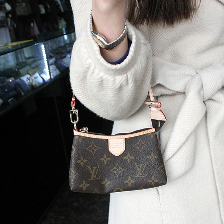 Louis Vuitton(���̺���) M40309 ���׷� �̴� ����Ʈ ������ƮǮ �Ŀ�ġ [�б�����������2ȣ��] �̹���6 - ���̺��� �߰���ǰ