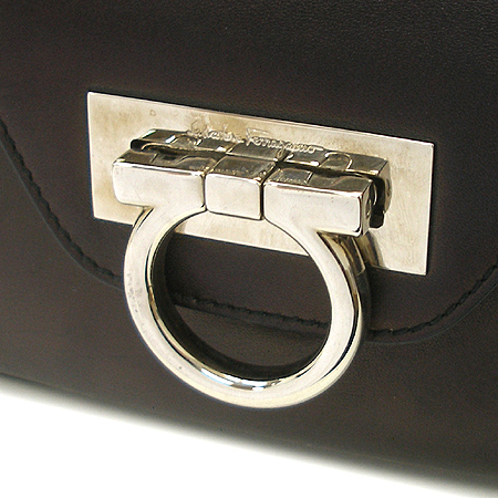 Ferragamo(��󰡸�) 21-4935 ���� ��ġ�� ��Ŭ ���� ����� �̹���3 - ���̺��� �߰���ǰ