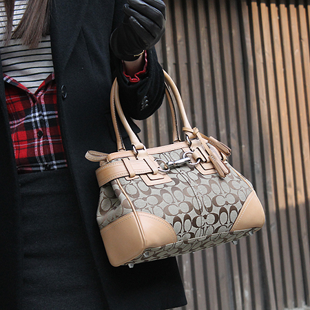 Coach(��ġ) �ñ׳��� �ΰ� ���� ��Ƽġ ��Ʈ�� �̹���7 - ���̺��� �߰���ǰ