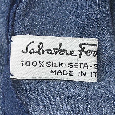 Ferragamo(��󰡸�) 100% ��ũ ��ī�� �̹���3 - ���̺��� �߰���ǰ