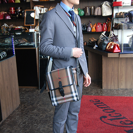 Burberry(������) ��� üũ �к긯 ũ�ν��� �̹���6 - ���̺��� �߰���ǰ