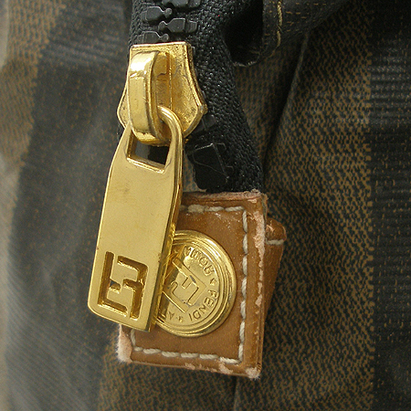 Fendi(���) �ΰ� ��Ƽġ PVC ��Ʈ�� + ���� �Ŀ�ġ �̹���4 - ���̺��� �߰���ǰ