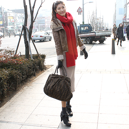 Fendi(���) 8BR616 FF�ΰ� ��ī�к긯 ����ΰ� ü�� �̾� L������ ��Ʈ�� [��������] �̹���5 - ���̺��� �߰���ǰ
