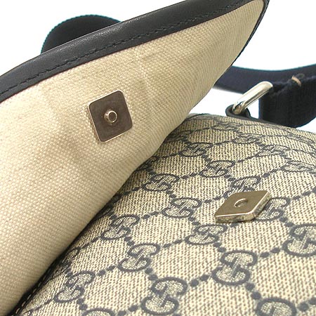 Gucci(����) 223666 GG�ΰ� PVC ũ�ν��� [�б�����������2ȣ��] �̹���4 - ���̺��� �߰���ǰ