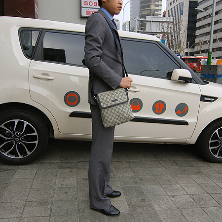 Gucci(����) 223666 GG�ΰ� PVC ũ�ν��� [�б�����������2ȣ��] �̹���6 - ���̺��� �߰���ǰ