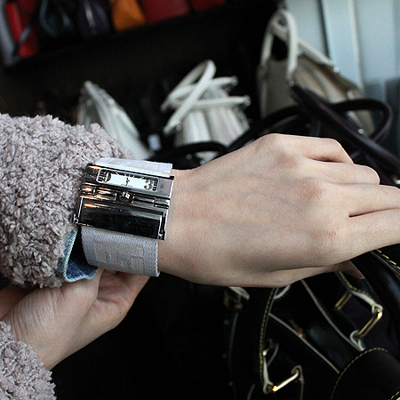 Fendi(���) F112244 zip-code FF�ΰ� �к긯 ��� �ð� �̹���7 - ���̺��� �߰���ǰ