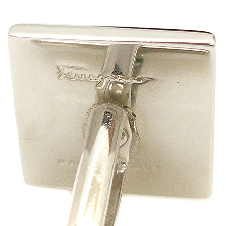 Ferragamo(��󰡸�) ����ġ �ΰ� ��ƿ Ŀ���� ��ư �̹���4 - ���̺��� �߰���ǰ