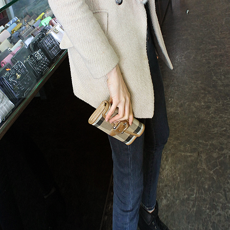 Burberry(������) ���μ� Ŭ���� üũ ���� ��Ŭ ��� ������ �̹���6 - ���̺��� �߰���ǰ