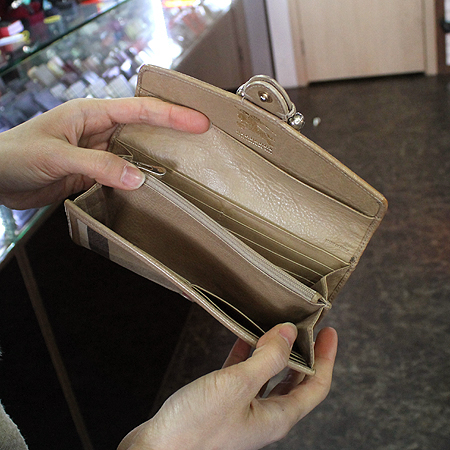 Burberry(������) ���μ� Ŭ���� üũ ���� ��Ŭ ��� ������ �̹���7 - ���̺��� �߰���ǰ
