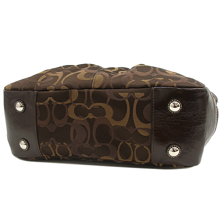 Coach(��ġ) �ñ׳�ó �ڰ��� ��Ʈ�� �̹���5 - ���̺��� �߰���ǰ