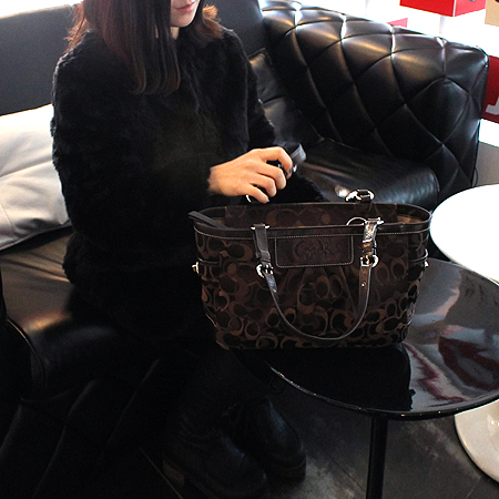 Coach(��ġ) �ñ׳�ó �ڰ��� ��Ʈ�� �̹���7 - ���̺��� �߰���ǰ