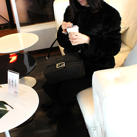 Fendi(���) 8BR001 FF�ΰ� �к긯 ����� [�б�������] �̹���6 - ���̺��� �߰���ǰ