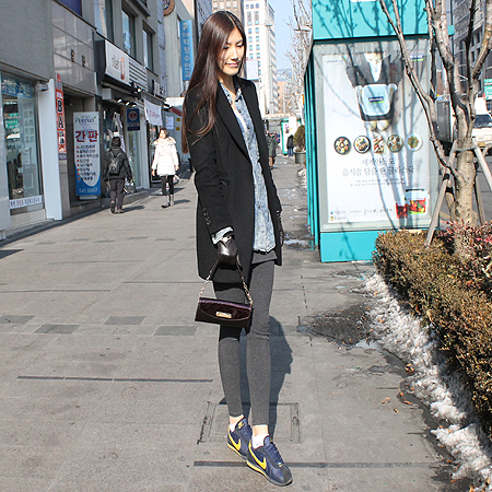Louis Vuitton(���̺���) M93542 ���׷� ������ ���º��ٸ� �Ƹ����� Ŭ��ġ �� ����� [�б�������] �̹���5 - ���̺��� �߰���ǰ