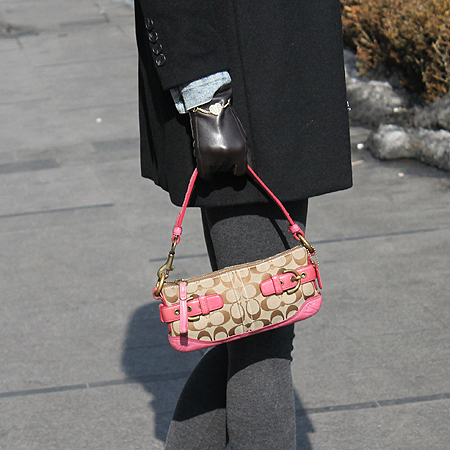 Coach(��ġ) �ñ׳��� ��ũ���� ȥ�� �Ŀ�ġ �̹���7 - ���̺��� �߰���ǰ
