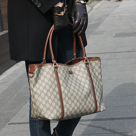 Gucci(����) 197953 GG�ΰ� PVC ���ں��� Ʈ���� ����� �̹���7 - ���̺��� �߰���ǰ