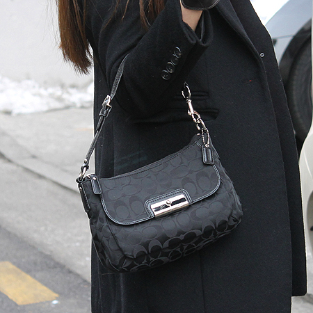 Coach(��ġ) �ñ׳�ó �ڰ��� ������ ����� �̹���7 - ���̺��� �߰���ǰ