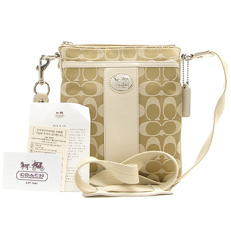 Coach(��ġ) �ñ׳��� ������ ũ�ν��� [�б�����������2ȣ��] �̹���2 - ���̺��� �߰���ǰ