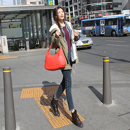Fendi(���) 8BR648 �������� ȣ�� ����� [�б�����������2ȣ��] �̹���6 - ���̺��� �߰���ǰ
