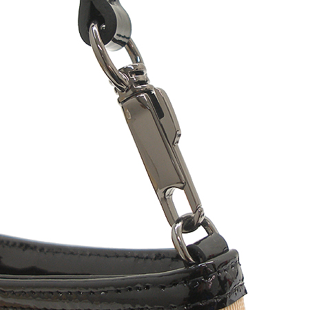 Burberry(������) 3690287 �� ���üũ PVC �Ŀ�ġ �̹���4 - ���̺��� �߰���ǰ