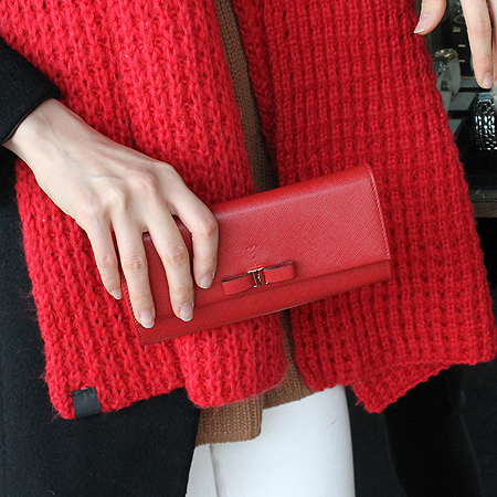 Ferragamo(��󰡸�) 22A994 ���� ���ǾƳ� ���� ���� �ٶ� ��� ������ �̹���6 - ���̺��� �߰���ǰ