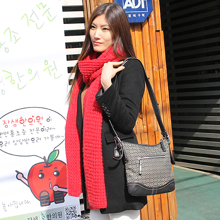 Coach(��ġ) F10944 �ñ׳��� ũ�ν��� �̹���7 - ���̺��� �߰���ǰ