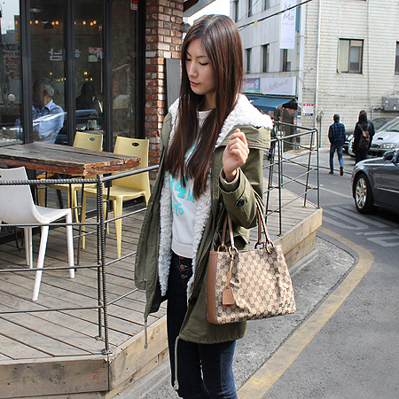 Gucci(����) 101919 GG�ΰ� �𰡵� ī�ᷡ�� ��Ʈ�� + �����Ŀ�ġ �̹���6 - ���̺��� �߰���ǰ