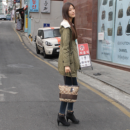 Coach(��ġ) �ñ׳�ó �ڰ��� ����� �̹���5 - ���̺��� �߰���ǰ