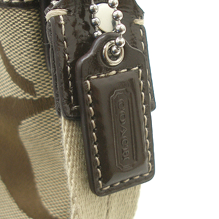Coach(��ġ) 42619 �ñ׳�ó �ڰ��� ũ�ν��� �̹���3 - ���̺��� �߰���ǰ