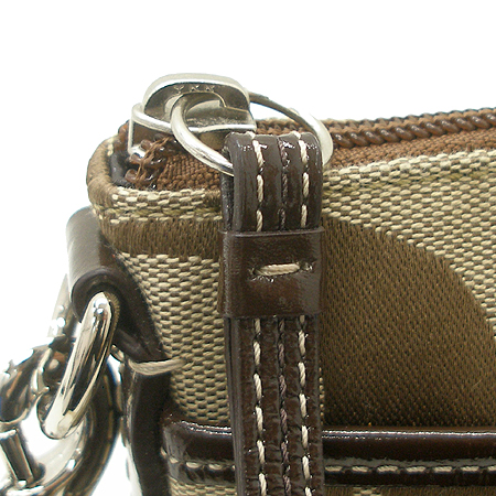 Coach(��ġ) 42619 �ñ׳�ó �ڰ��� ũ�ν��� �̹���3 - ���̺��� �߰���ǰ
