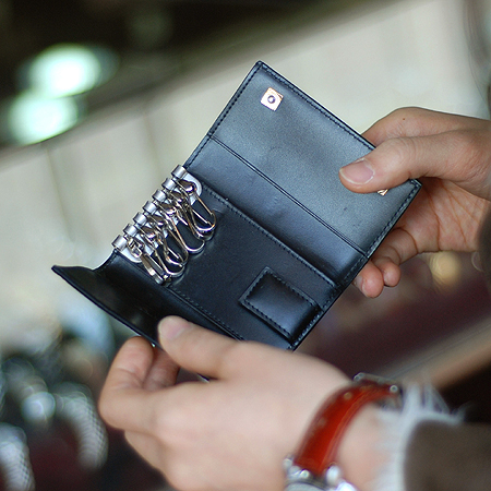Ferragamo(��󰡸�) 66-3558 ��ġ�� �ΰ� 6Ȧ�� Ű���̽� �̹���6 - ���̺��� �߰���ǰ