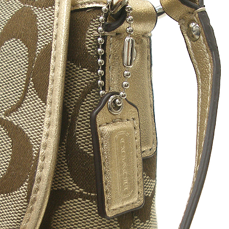 Coach(��ġ) 45623 �ñ׳�ó �ڰ��� ũ�ν��� �̹���3 - ���̺��� �߰���ǰ