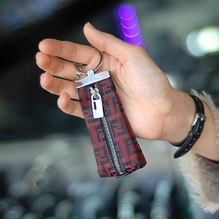 Fendi(���) FF �ΰ� �ڰ��� ŰȦ�� �̹���5 - ���̺��� �߰���ǰ