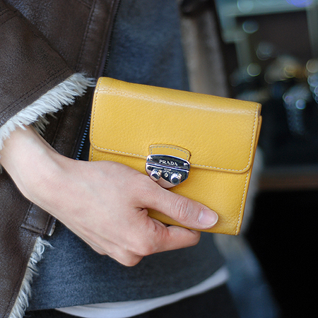Prada(�����) ���ο� �÷� ���� ������ �̹���6 - ���̺��� �߰���ǰ