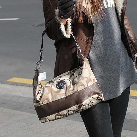 Coach(��ġ) 17434 �ñ׳�ó �ڰ��� ����� �̹���6 - ���̺��� �߰���ǰ