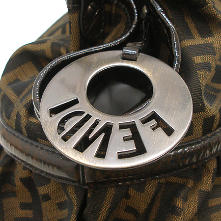Fendi(���)  8BH186 FF�ΰ� ��ī �к긯 �� ����� �̹���4 - ���̺��� �߰���ǰ